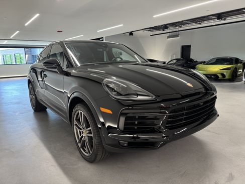 Used 2022 Porsche Cayenne Coupe AWD/4WD image 5