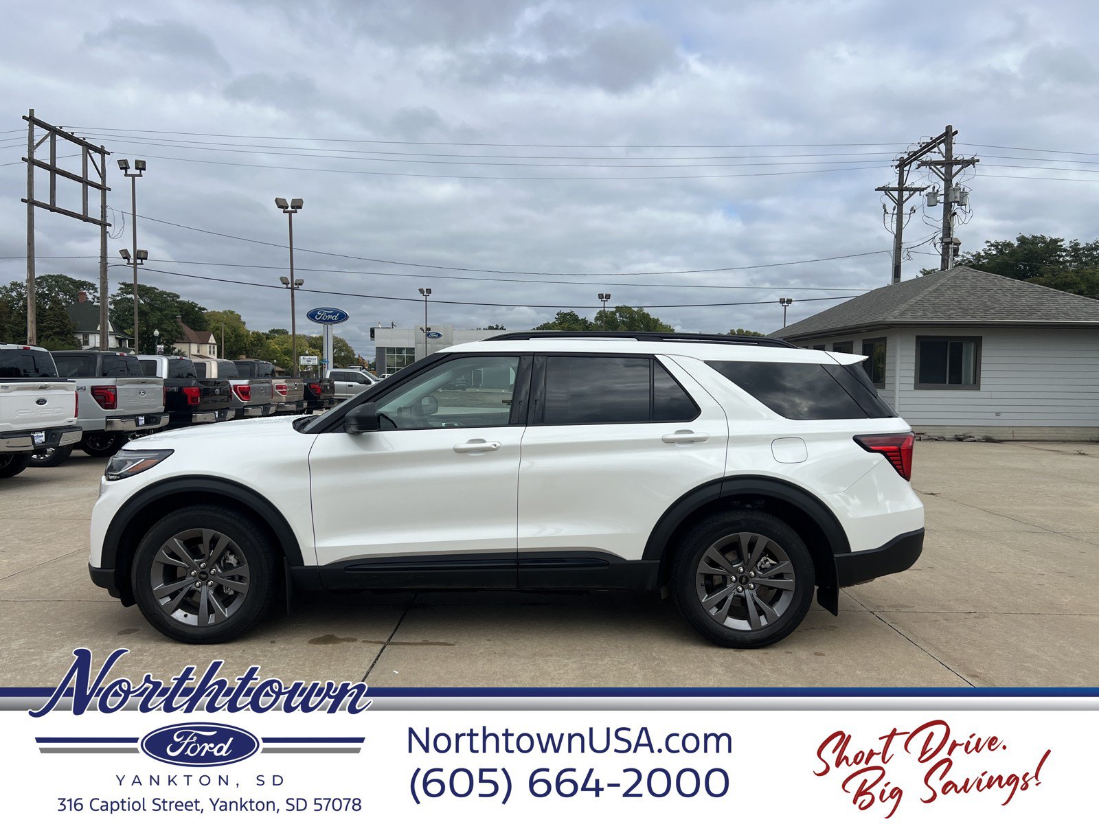 Used 2026 Ford Explorer Active w/ Active Comfort Package AWD/4WD image 9