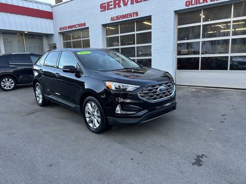 Used 2022 Ford Edge Titanium AWD/4WD image 2