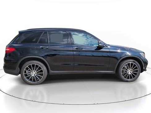 Used 2017 Mercedes-Benz GLC 300 4MATIC image 6