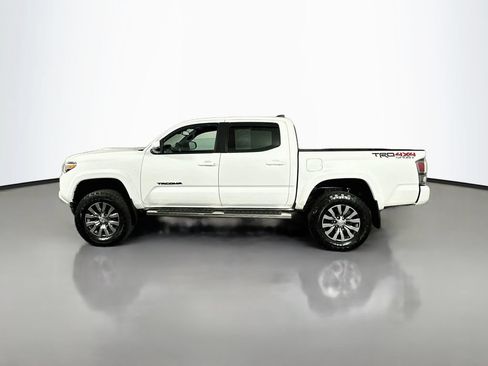 Used 2022 Toyota Tacoma TRD Sport w/ Black Out Package (TMS) AWD/4WD image 5