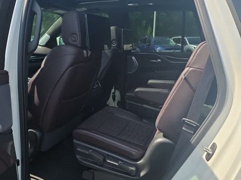 Used 2021 Cadillac Escalade Sport Platinum AWD/4WD image 6