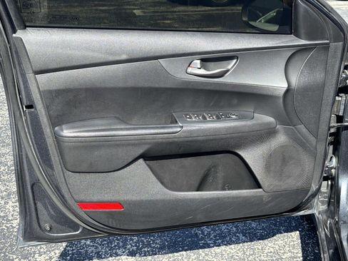 Used 2021 Kia Forte LXS image 38