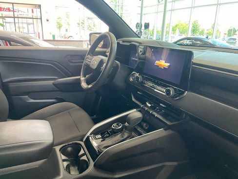 Used 2023 Chevrolet Colorado Trail Boss w/ Advanced Trailering Package AWD/4WD image 4