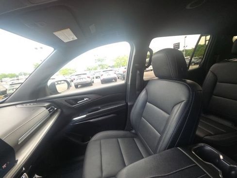 Used 2025 Chevrolet Traverse LT AWD/4WD image 20
