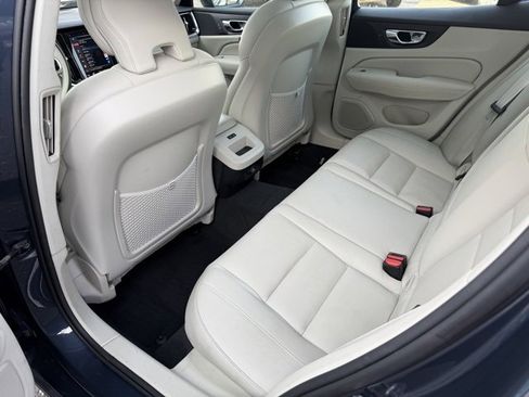 Used 2020 Volvo S60 T6 Momentum w/ Protection Package image 15