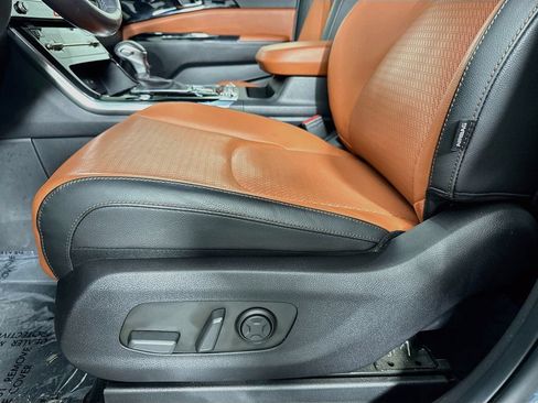 Used 2024 Kia Carnival SX Prestige FWD image 25