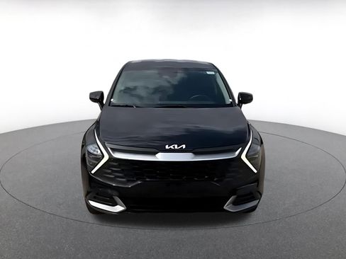 Used 2025 Kia Sportage LX image 4