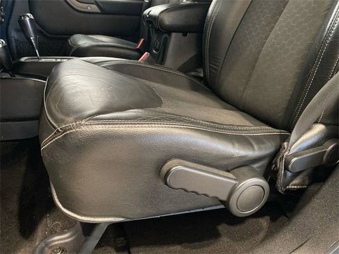 Used 2018 Jeep Wrangler Unlimited Sport image 14