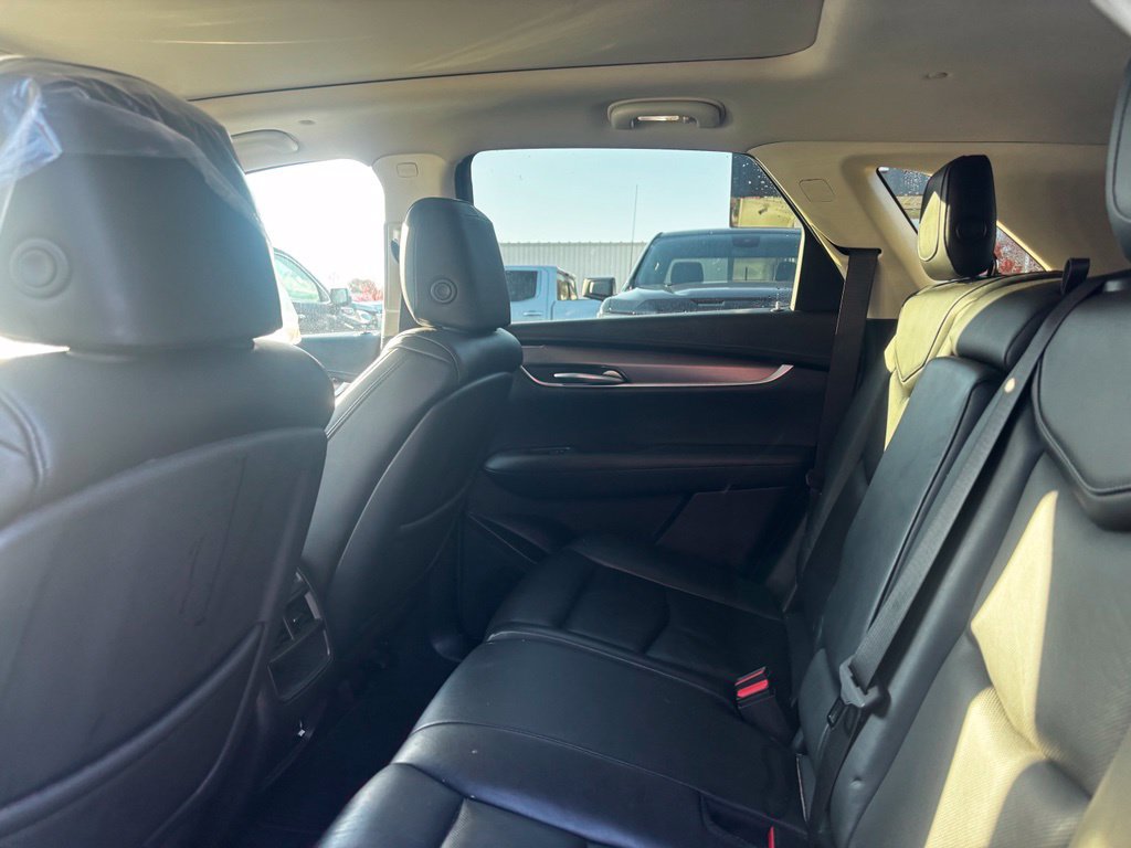 Used 2018 Cadillac XT5 Luxury w/ Driver Awareness Package AWD/4WD image 8