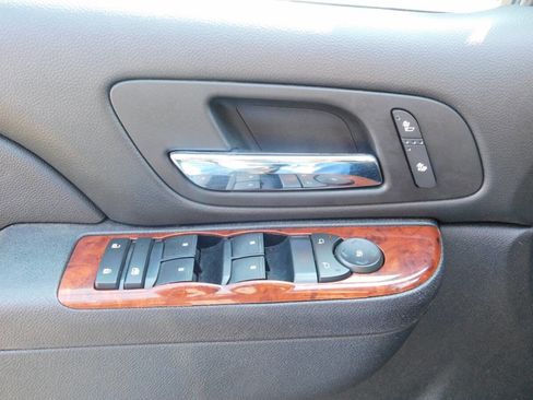 Used 2014 Chevrolet Tahoe LT image 15