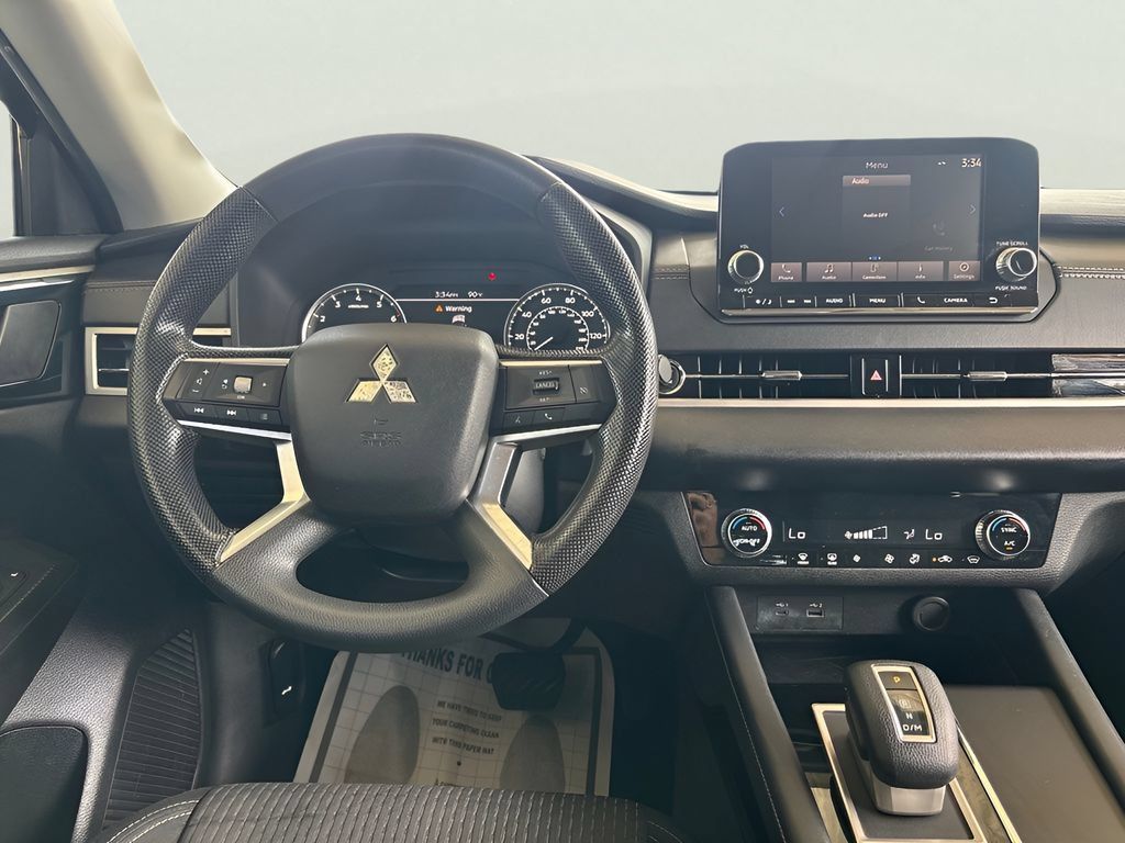 Used 2022 Mitsubishi Outlander ES AWD/4WD image 4