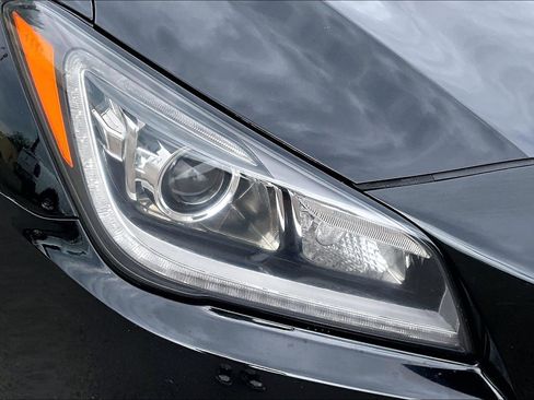 Used 2015 Hyundai Genesis 5.0 w/ Option Group 05 RWD image 9