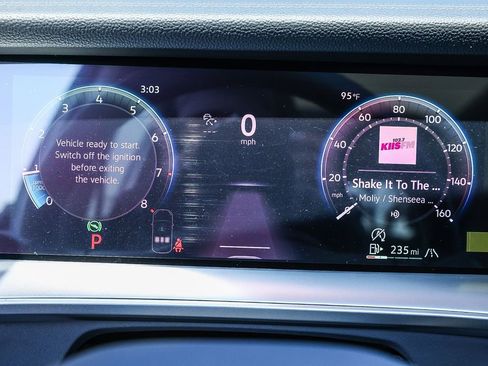 New 2025 Volkswagen Tiguan SE image 43