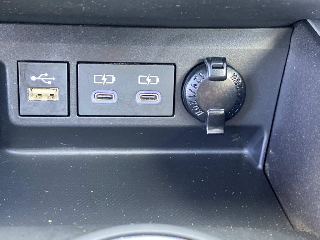 Used 2023 Toyota Highlander XLE AWD/4WD image 15