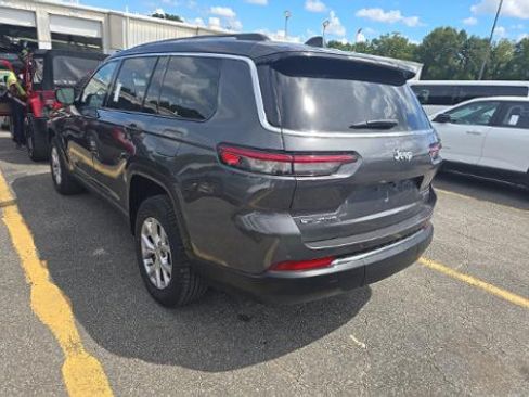 Used 2022 Jeep Grand Cherokee L Limited AWD/4WD image 4