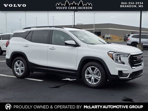 Used 2024 GMC Terrain SLE w/ Driver Convenience Package FWD image 1