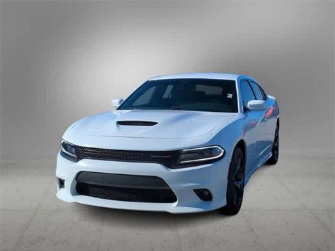 Used 2019 Dodge Charger GT image 3