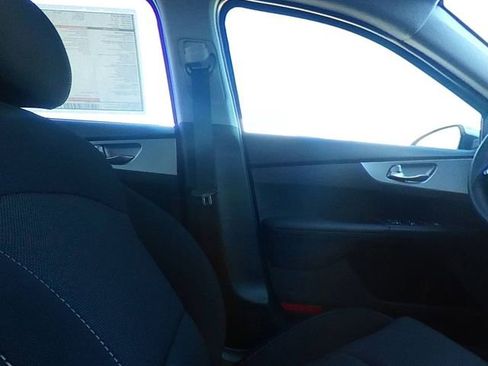 Used 2023 Kia Forte LXS w/ LXS Technology Package image 19