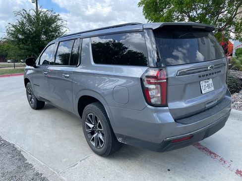 Used 2022 Chevrolet Suburban Z71 image 2