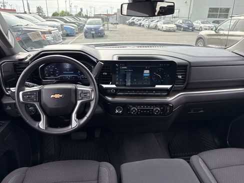 Used 2023 Chevrolet Silverado 1500 LT AWD/4WD image 23