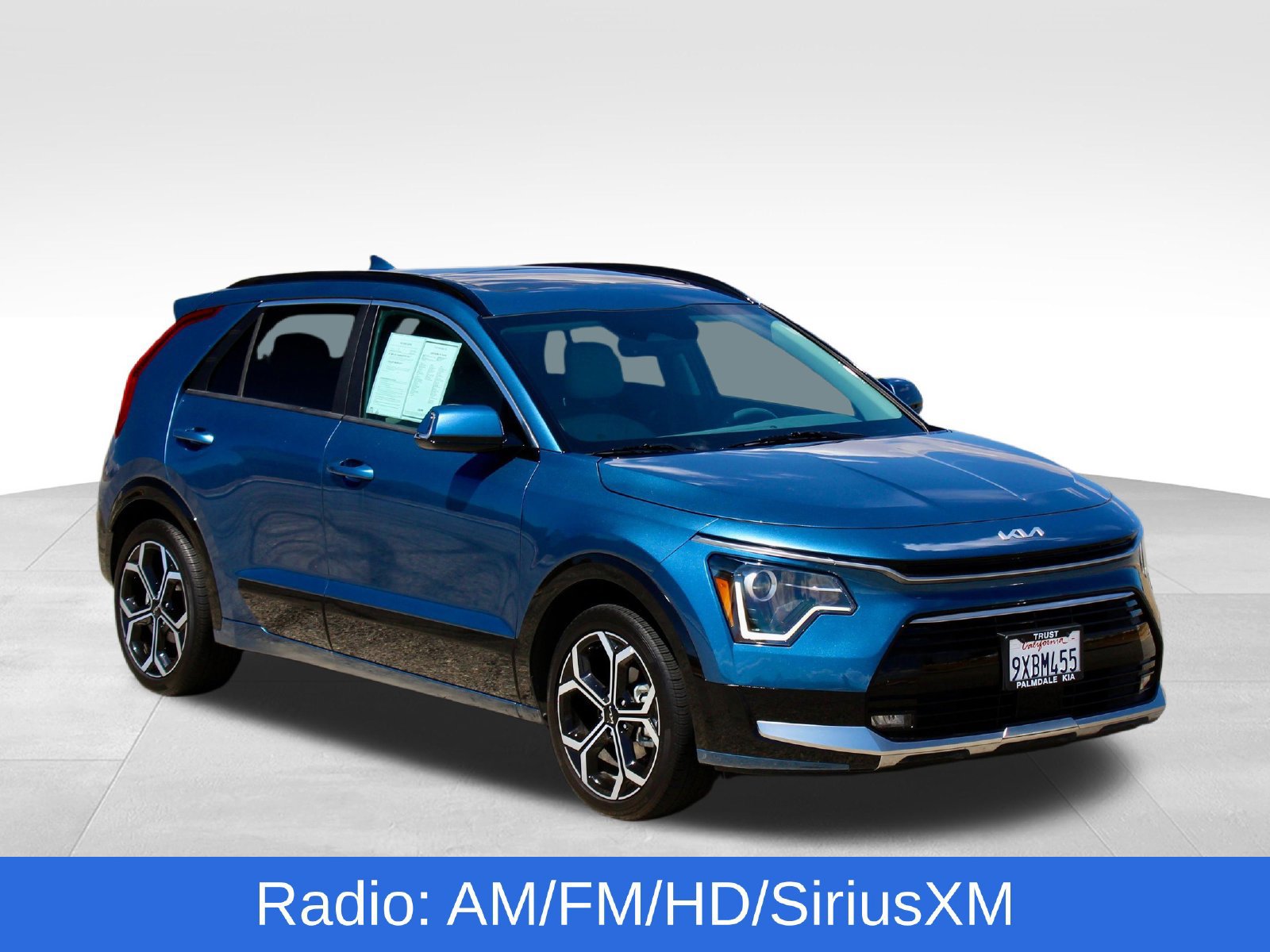 Used 2025 Kia Niro EX Touring FWD image 4