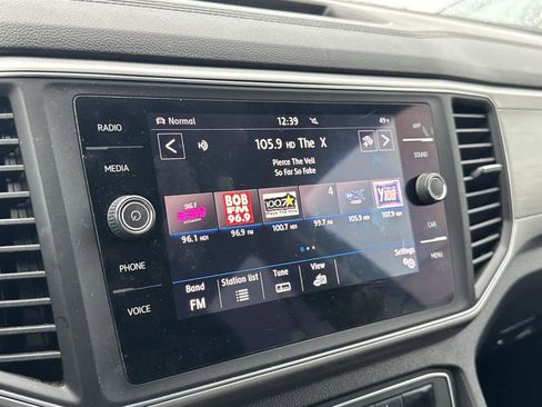 Used 2018 Volkswagen Atlas SE image 25