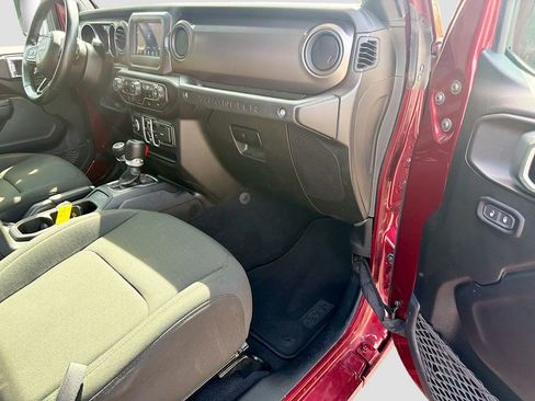 Used 2022 Jeep Wrangler Unlimited Sport image 13