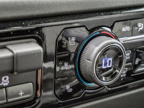 Used 2025 Chevrolet Silverado 2500 High Country w/ Technology Package image 37