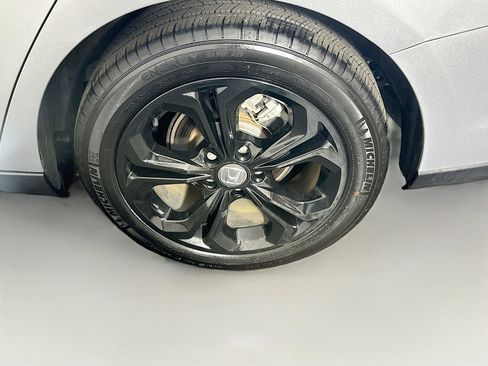 Used 2024 Honda Accord EX image 11