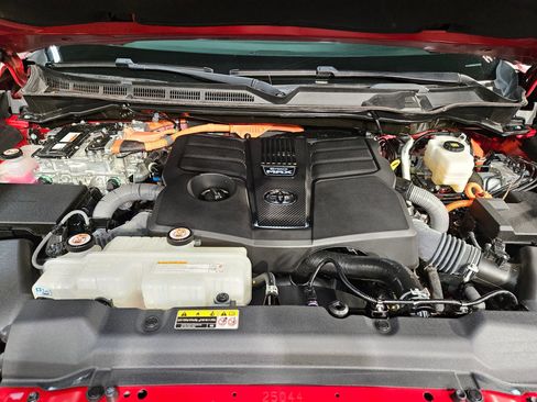 Used 2024 Toyota Tundra Limited image 19