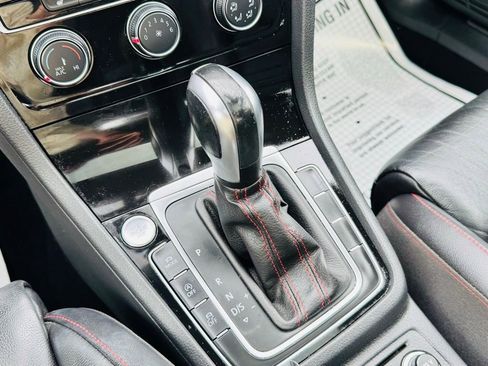 Used 2020 Volkswagen GTI SE image 20