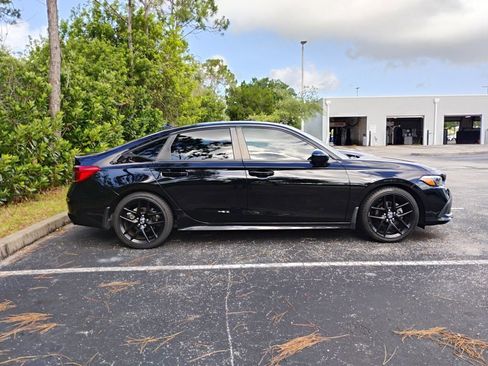 Used 2023 Honda Civic Sport image 3