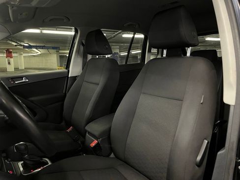 Used 2018 Volkswagen Tiguan Limited w/ Premium Package FWD image 16