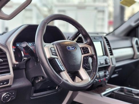 Certified 2019 Ford F250 Lariat w/ Chrome Package image 19