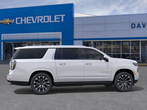 New 2025 Chevrolet Suburban High Country image 5