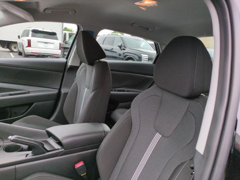 New 2026 Hyundai Elantra SE FWD image 17