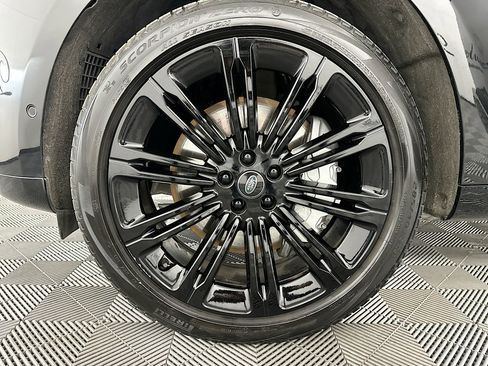 Used 2023 Land Rover Range Rover SE image 35