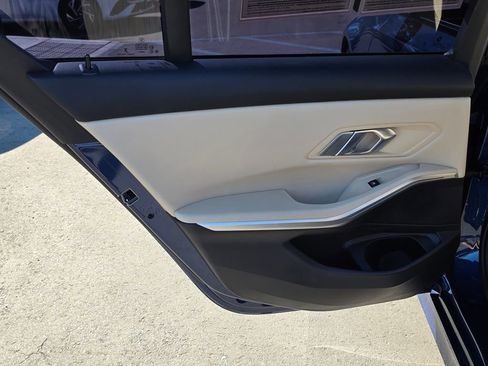 Used 2023 BMW 330i Sedan w/ Premium Package image 20