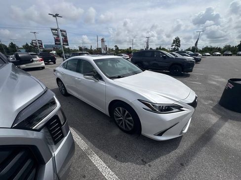 Used 2019 Lexus ES 350 w/ Premium Package FWD image 18