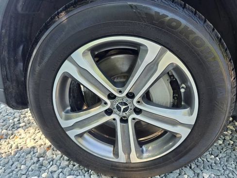 Used 2018 Mercedes-Benz GLC 300 4MATIC image 9