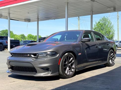Used 2020 Dodge Charger Scat Pack RWD image 6