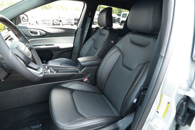 New 2026 Jeep Compass Latitude AWD/4WD image 24