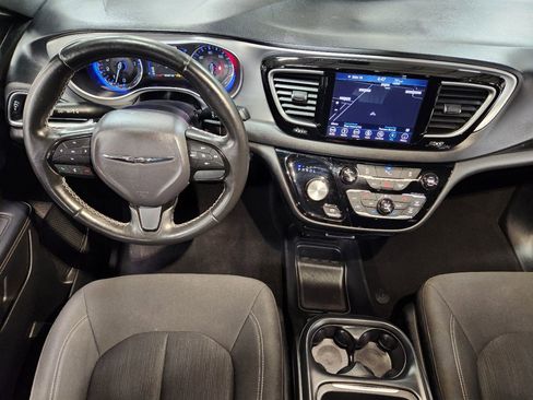 Used 2019 Chrysler Pacifica Touring Plus w/ S Appearance Package FWD image 46
