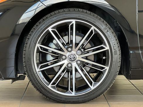 Certified 2019 Toyota Avalon Touring image 25