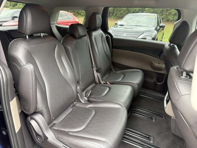 Used 2026 Kia Carnival FWD image 18