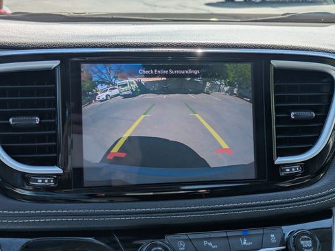 Used 2024 Chrysler Pacifica Limited FWD image 26
