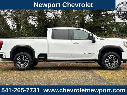 Used 2020 GMC Sierra 2500 AT4 w/ AT4 Premium Package image 3