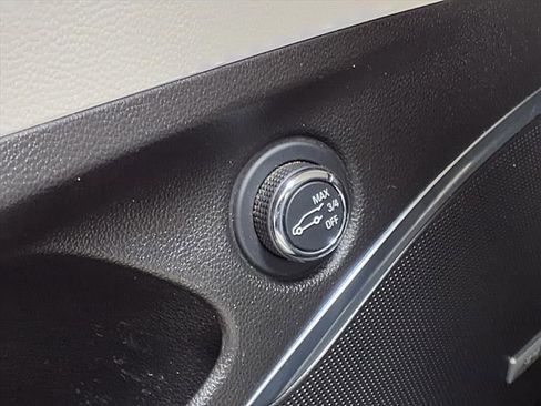 Used 2023 Buick Enclave Premium w/ Experience Buick Package image 18