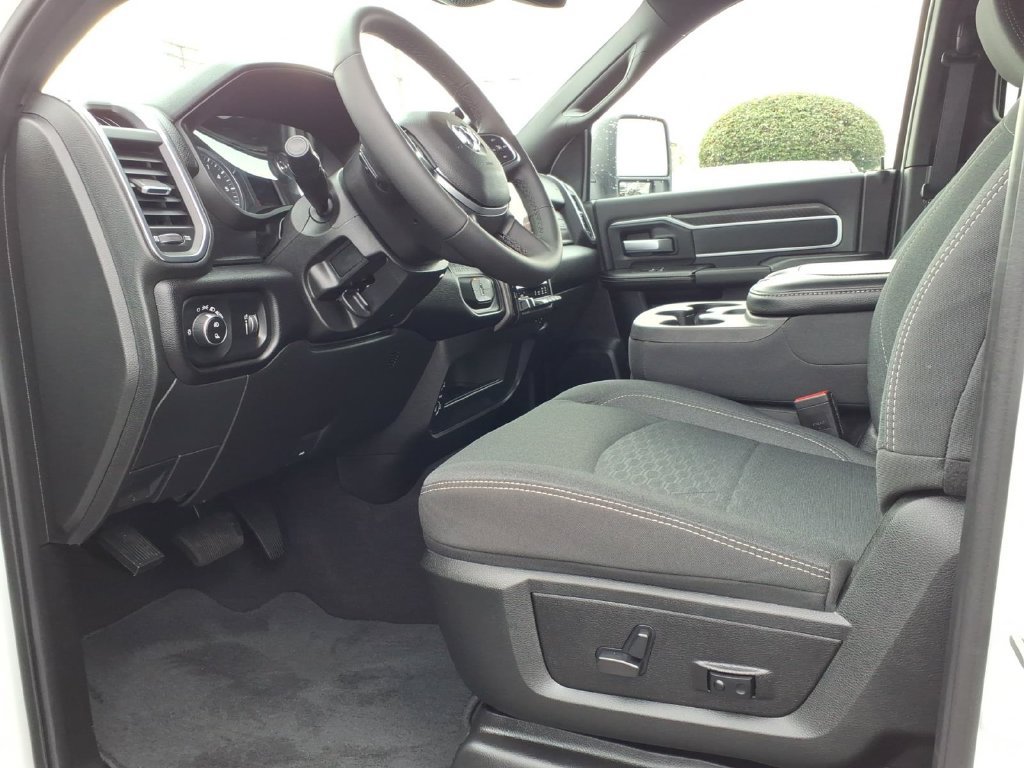 Certified 2026 RAM 2500 Big Horn AWD/4WD image 13